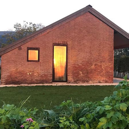 Bed En Brood In De Kapschuur - Boerderij De Zuiderkrib Panzió Kraggenburg Kültér fotó