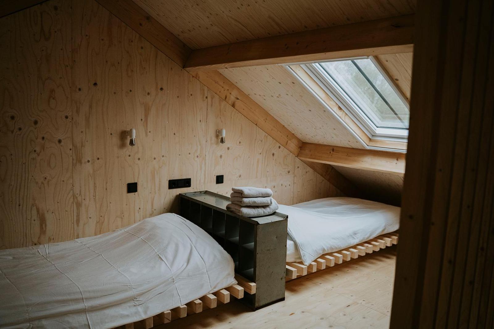 Bed En Brood In De Kapschuur - Boerderij De Zuiderkrib Panzió Kraggenburg Kültér fotó