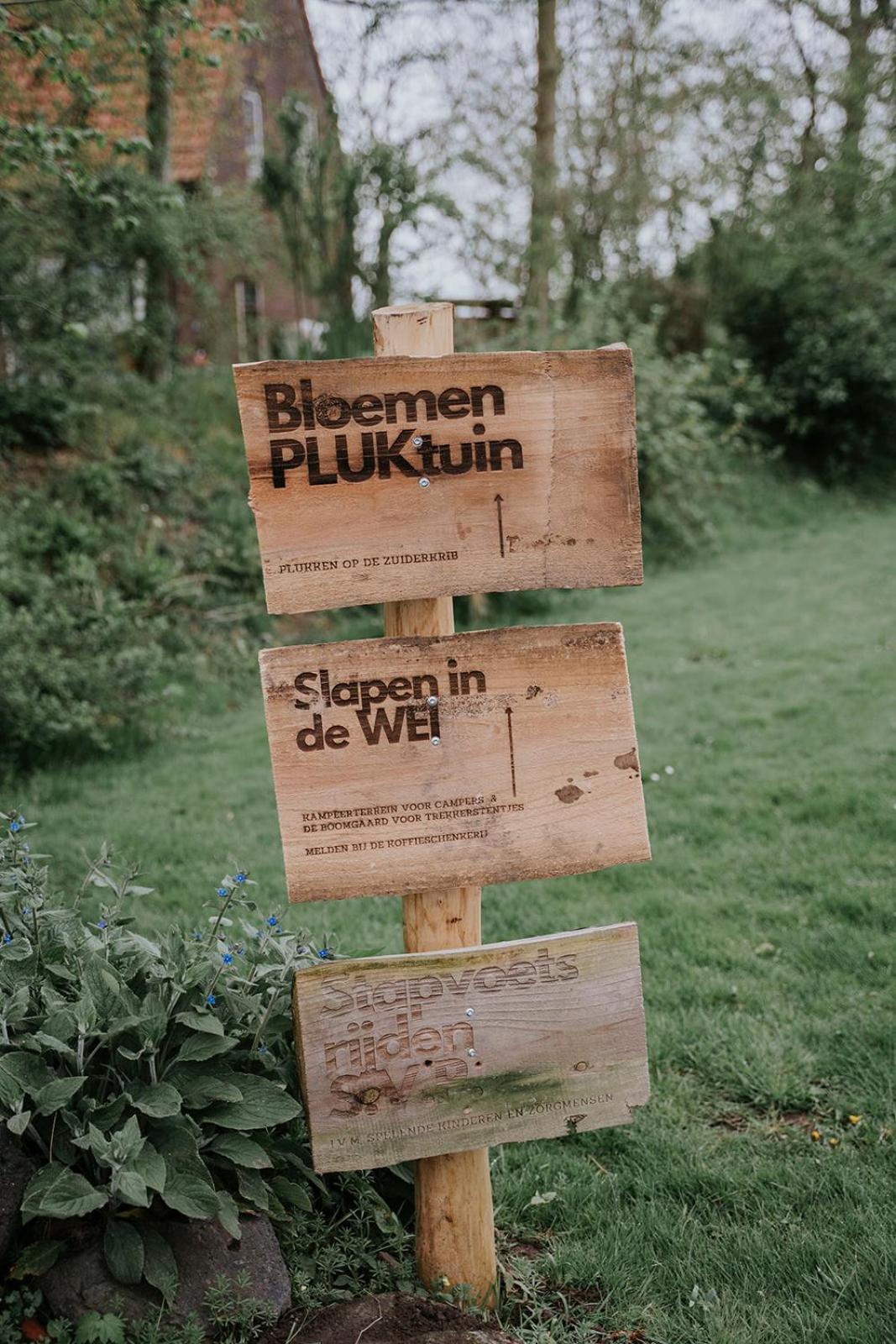 Bed En Brood In De Kapschuur - Boerderij De Zuiderkrib Panzió Kraggenburg Kültér fotó